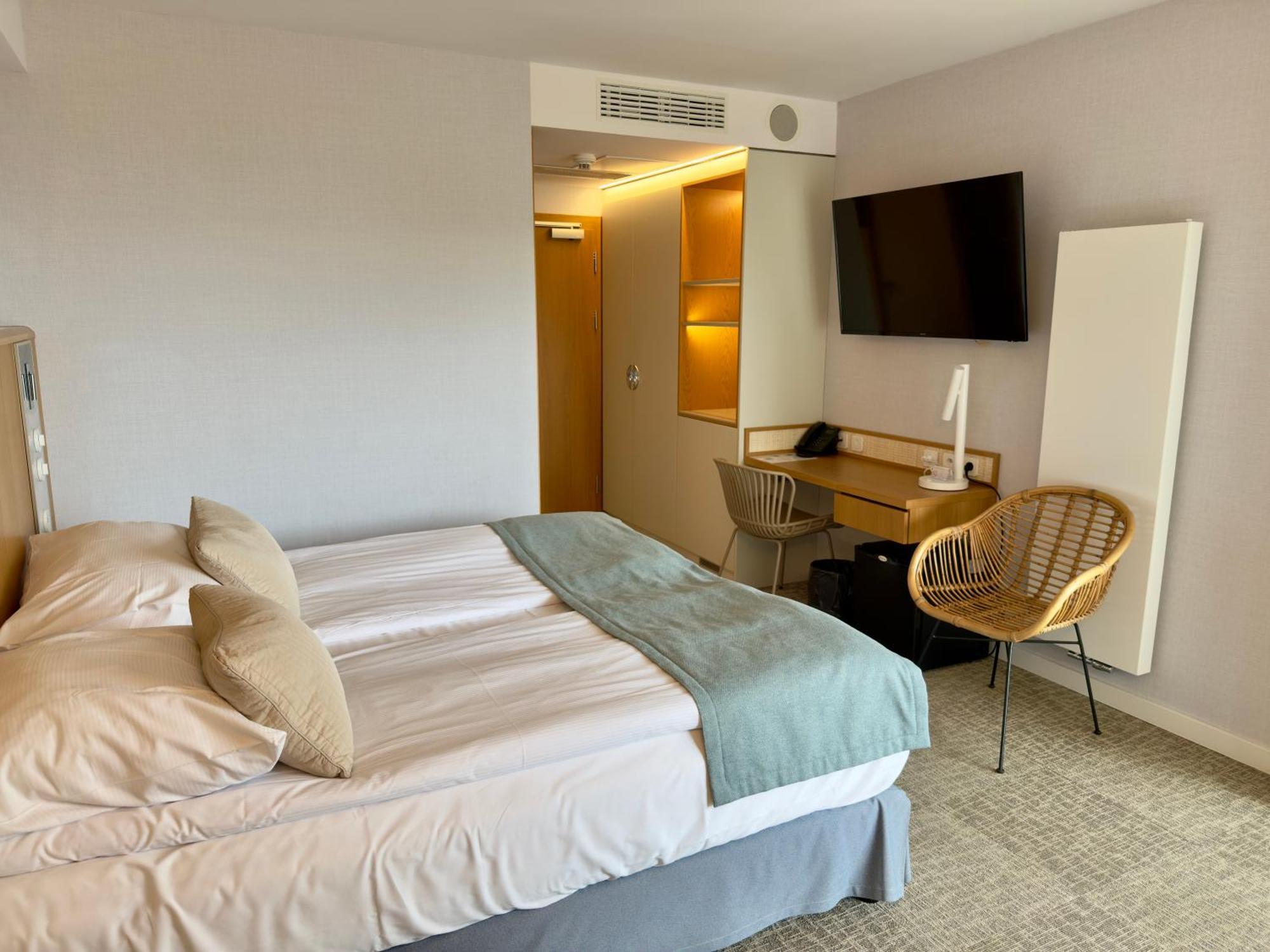Deluxe Double Room Beach access